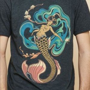ISO Men’s S Earthbound Trading Mermaid Shirt